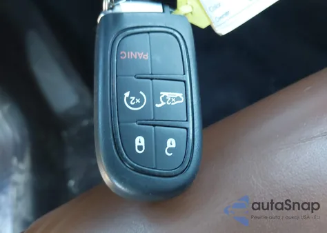 2019 Jeep Cherokee Overland 4X4 from USA, damaged, VIN 1C4PJMJX5KD136229